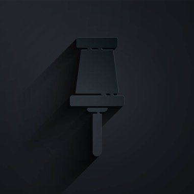 Kağıt kesiği. Siyah arkaplanda pim simgesi var. Raptiye işareti. Kağıt sanatı tarzı. Vektör İllüstrasyonu