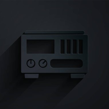 Kağıt kesiği Elektrik Ölçüm Cihazları simgesi siyah arkaplanda izole. Analog cihazları. Elektrikli aletler. Kağıt sanatı tarzı. Vektör İllüstrasyonu