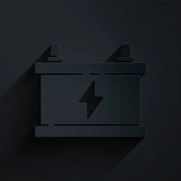 紙カット黒の背景に隔離された車のバッテリーアイコン 蓄電池のエネルギー電力と電気蓄電池 紙のアートスタイル ベクターイラスト — ストックベクタ