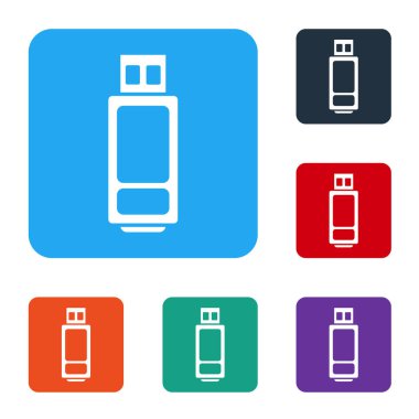 Beyaz USB flaş bellek simgesi beyaz arkaplanda izole edildi. Renkli kare düğmelerle simgeleri ayarla. Vektör İllüstrasyonu