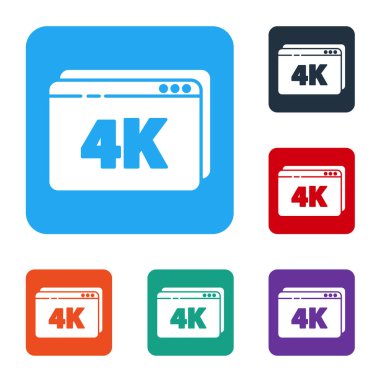 Beyaz arkaplanda 4k Ultra HD video teknolojisi ikonu bulunan White Online oynatma videosu. Oyun işaretli film şeridi. Renkli kare düğmelerle simgeleri ayarla. Vektör İllüstrasyonu