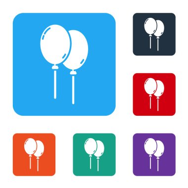 Beyaz arka planda izole edilmiş kurdele ikonu olan beyaz balonlar. Mutlu Paskalyalar. Renkli kare düğmelerle simgeleri ayarla. Vektör İllüstrasyonu