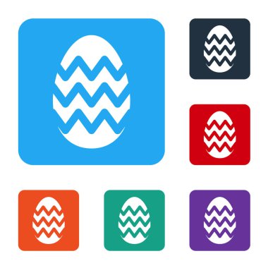 Beyaz arka planda beyaz Paskalya yumurtası ikonu var. Mutlu Paskalyalar. Renkli kare düğmelerle simgeleri ayarla. Vektör İllüstrasyonu