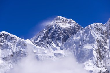 Everest öldüremediğimiz Shep gelen görünümü kadar kapalı. Everest ana kampı sırasında giden yol.