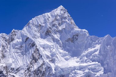 Lhotse Peak öldüremediğimiz Shep gelen görünümü kadar kapalı. Everest ana kampı sırasında giden yol.