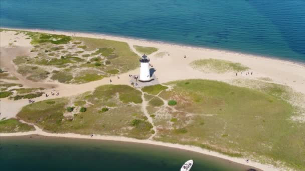 Dron Aéreo Edgartown Faro Marthas Costa Viñedo Nueva Inglaterra — Vídeo de stock