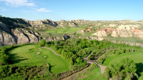 Antenne Drone Billy Preekstoel Golfbaan Medora Noord Dakota — Stockvideo