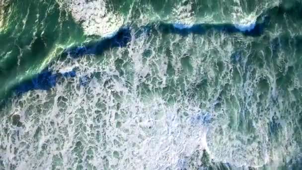 Letecký Pohled Shora Oceán Vlny Lámou — Stock video