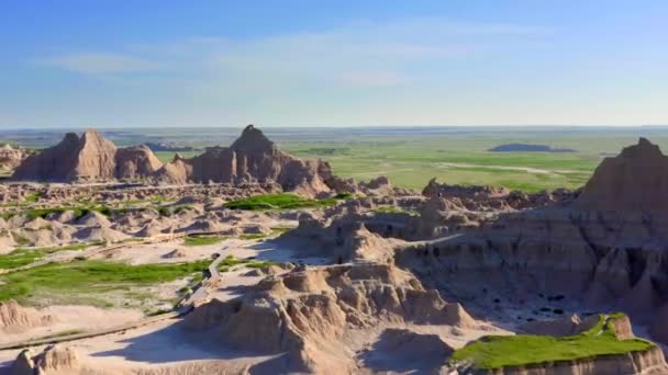 Badlands National Park Door Luchtfoto Drone Slow Motion — Stockvideo