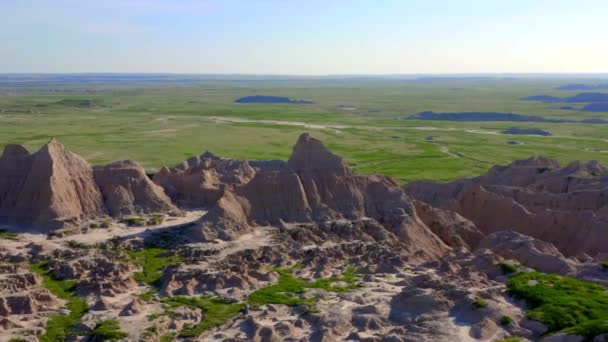 Badlands National Park Door Luchtfoto Drone Slow Motion — Stockvideo