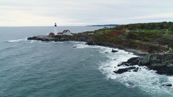 Beautiful Coastal Lighthouse Aerial Drone Ocean Waves Town New England — Stock Video