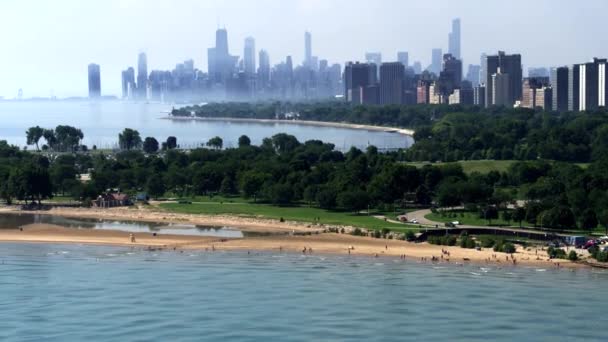 Chicago Beach Coastline Foggy Skyline — Stock Video