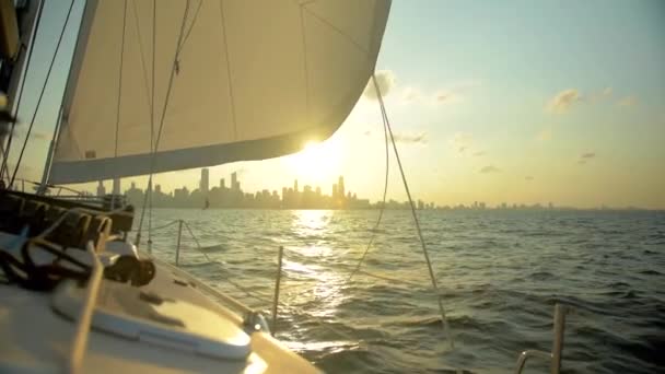 Chicago Skyline Från Båt Solnedgång — Stockvideo