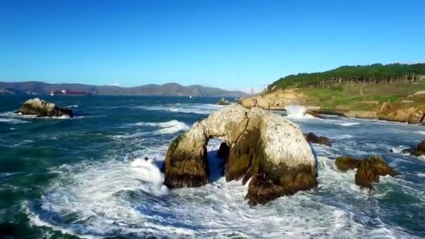 Drönare Syn Hackig Hav Och Stenar San Francisco Stranden — Stockvideo