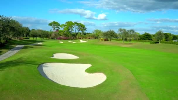 Golfbana Puttinggreen Med Sandfällor — Stockvideo