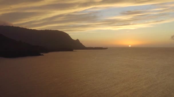 Hanalei Bay Montagnes Coucher Soleil Kauai Hawaii Par Vue Aérienne — Video