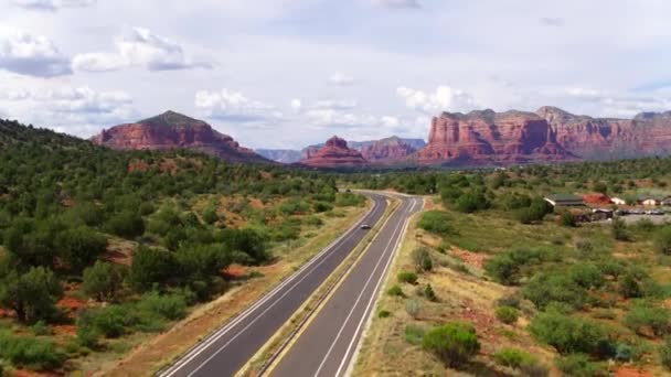 Snelweg Rode Rotsen Van Sedona — Stockvideo