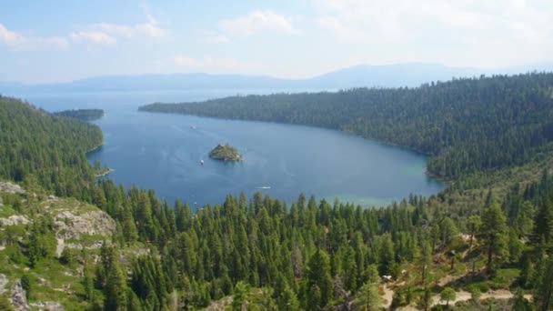 Isla Bahía Esmeralda Lago Tahoe Por Avión Tripulado Aéreo — Vídeos de Stock