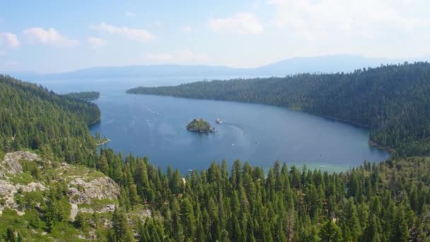 Isla Bahía Esmeralda Lago Tahoe Por Avión Tripulado Aéreo — Vídeos de Stock