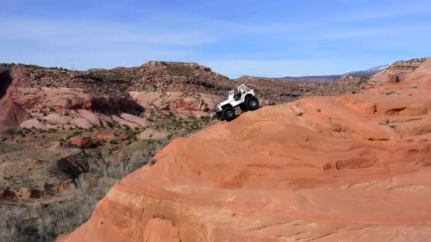 Jeep Szczycie Kanionu Utah Park Narodowy Dronem Powietrznym — Wideo stockowe