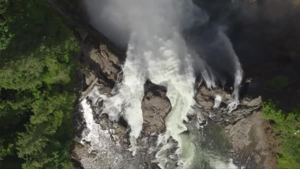 Regarder Vers Bas Drone Cascade Montagne — Video