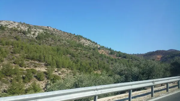 Strada Lungo Colline Cielo Azzurro Strada Verso Natura — Foto Stock