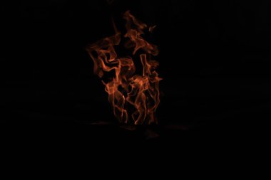 Sonsuz alev, karanlıkta alev, karanlıkta ışık.