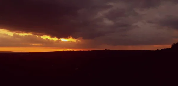 Puesta Sol Cielo Nublado Los Últimos Días Verano Cielo Vista — Foto de Stock