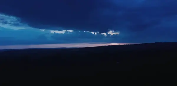 Puesta Sol Cielo Nublado Los Últimos Días Verano — Foto de Stock