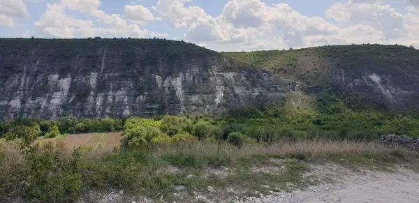 Vue Sur Montagne Été Ciel Nuageux — Photo