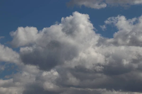 Blue Skies Beautiful Winter Clouds — Stock Photo, Image