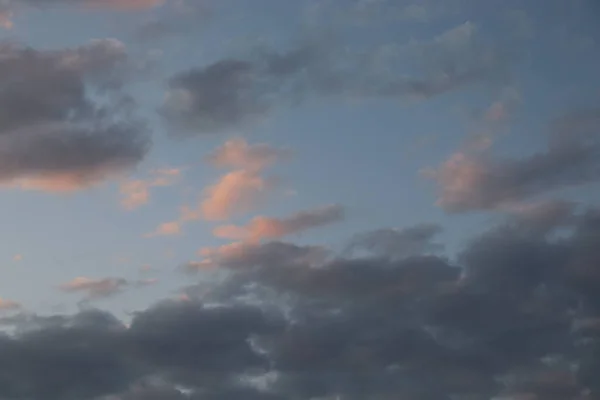 Roze Bewolkte Hemel Hemel Uitzicht Hemel Aarde Prachtige Zonsondergang Hemel — Stockfoto