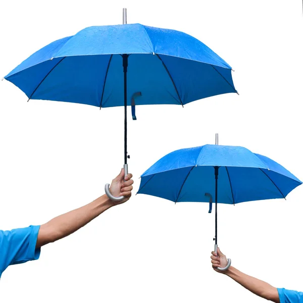 Mans Hand Håller Blått Paraply Medan Regnet — Stockfoto