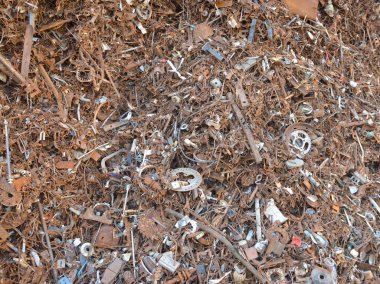 PHISANULOK, THAILAND, 27 Temmuz 2017: atık istasyonu. Geri dönüşüme giden büyük metal yığını.