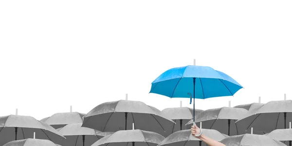 Blauwe Paraplu Donkere Paraplu Witte Achtergrond Het Verschil Stappen Naar — Stockfoto