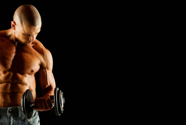 Primer Plano Los Bíceps Fitness Musculoso Culturista Chico Haciendo Ejercicios — Foto de Stock