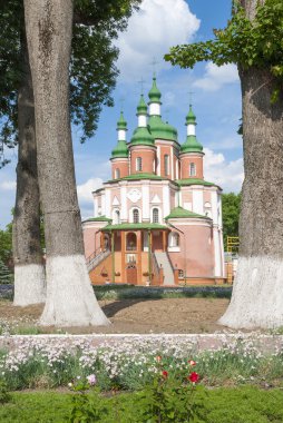 Peter ve Paul Kilisesi, (18nci yüzyıl) Gustynsky manastırda Chernihiv bölgesi. Ukrayna