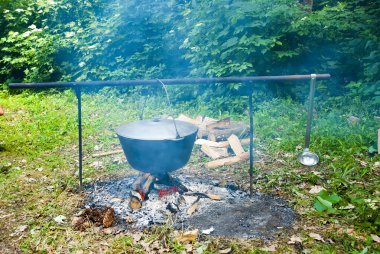 Turist pot ateşe ısıtmalı