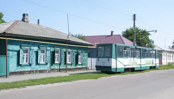 コノトプの街の通りの路面電車.スミ地域、ウクライナ — ストック写真