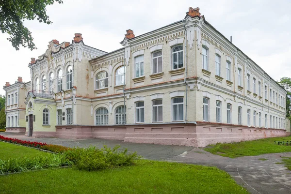Escola secundária na cidade de Krolevets, região de Sumy. Ucrânia — Fotografia de Stock