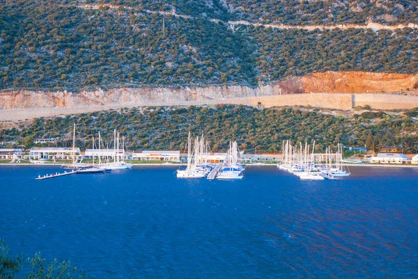 Puerto de Kash en la costa mediterránea de Turquía, el centro de —  Fotos de Stock