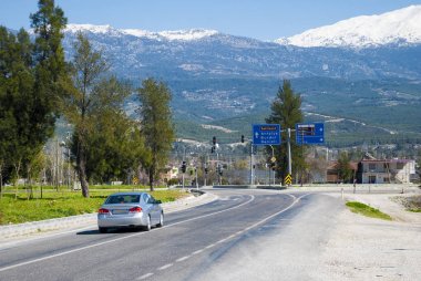 Türkiye'de dağ yolu.