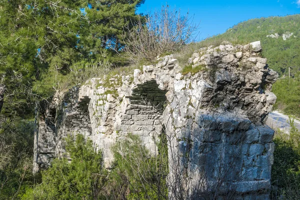 Ponte de pedra antiga na província de Mugla, Turquia — Fotografia de Stock