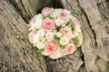 Düğün gelin gül buketi