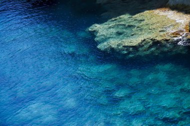 Fomenter İbiza yazı berrak su turkuazı akdeniz kıyısı yaz tatilleri tatil turizmi