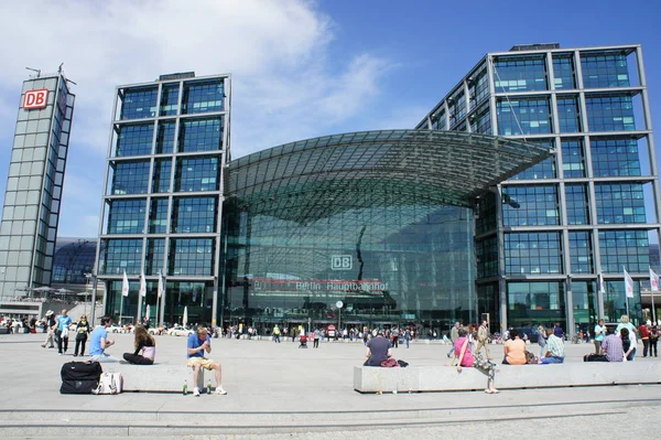 Central Railway Station Berlin Németország Központi Vasútállomás Belsejének Elemei Emberek — Stock Fotó