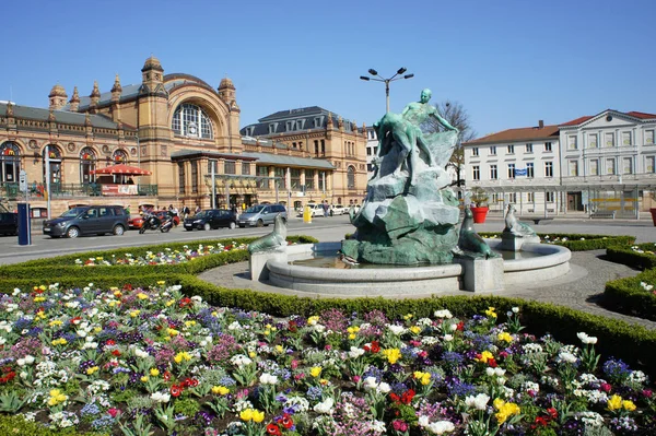 Fountain Salvation Sea Brunnen Rettung Seenot Background Railway Station Schwerin — Stockfoto