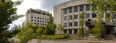 Terk edilmiş otel Polesie 'de Rusça bir isim var. Ölü şehir Pripyat, Çernobil Yasaklama Bölgesi. Terk edilmiş şehir Pripyat, Çernobil nükleer santrali yakınlarındaki hayalet şehir..