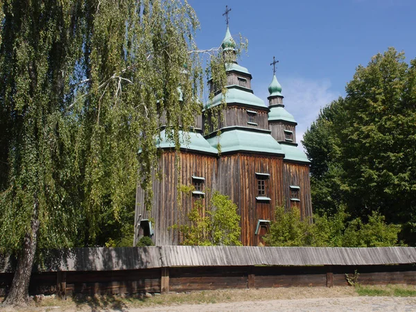 Ukrajinská Prastará Dřevěná Pravoslavná Církev Typická Venkovská Architektura Letní Venkovní — Stock fotografie