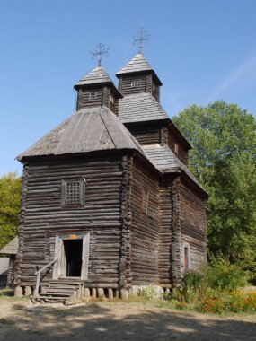 Ukrayna Antik Ortodoks Kilisesi. Tipik kırsal mimari. Yaz manzarası. Köy Pirogovo.